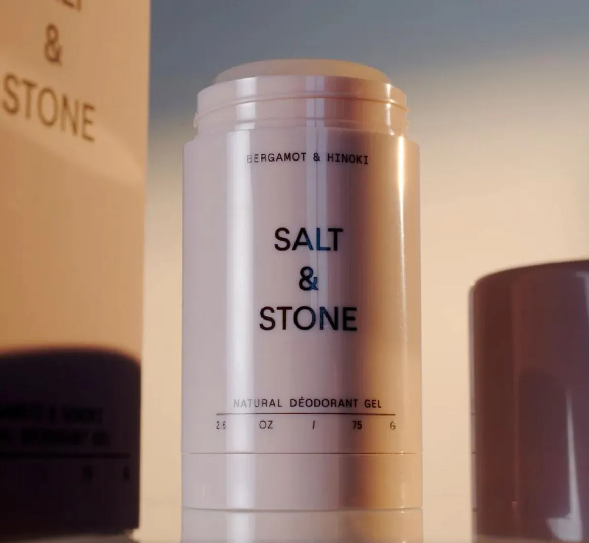 Bergamot & Hinoki 75g. deodorant van Salt & Stone