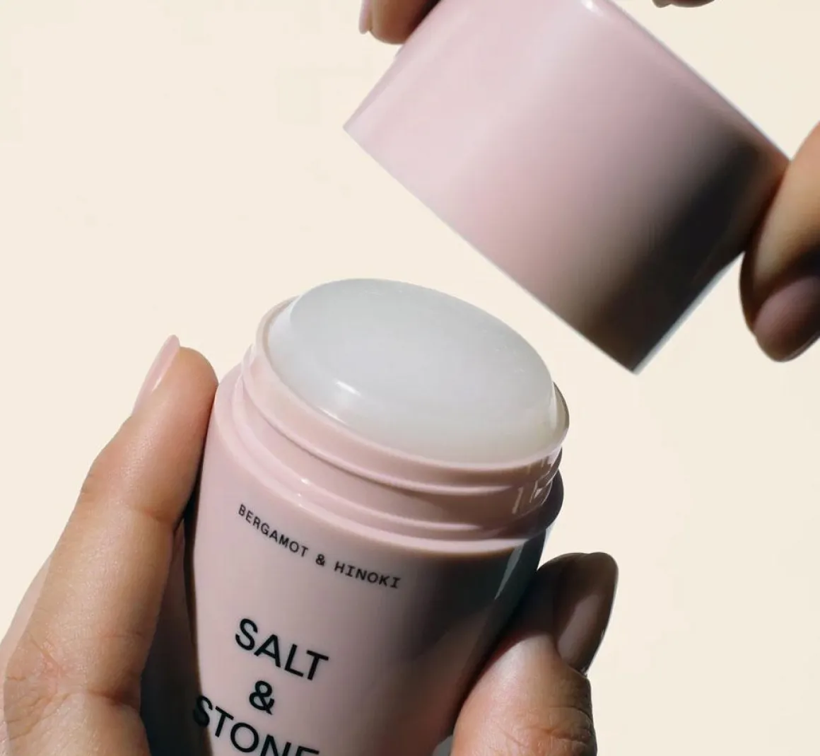 Bergamot & Hinoki 75g. deodorant van Salt & Stone