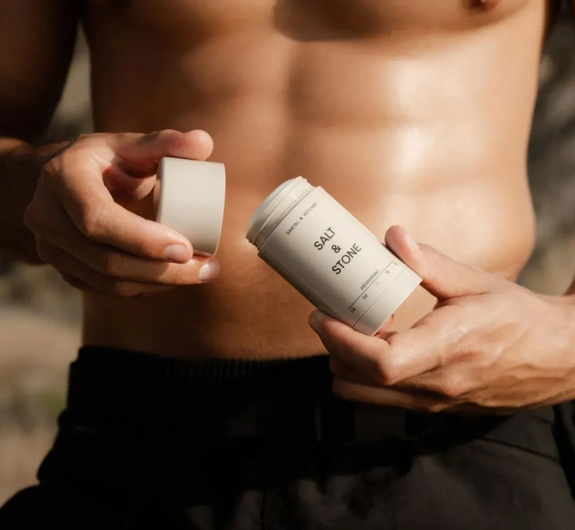 Bergamot & Hinoki 75g. deodorant van Salt & Stone