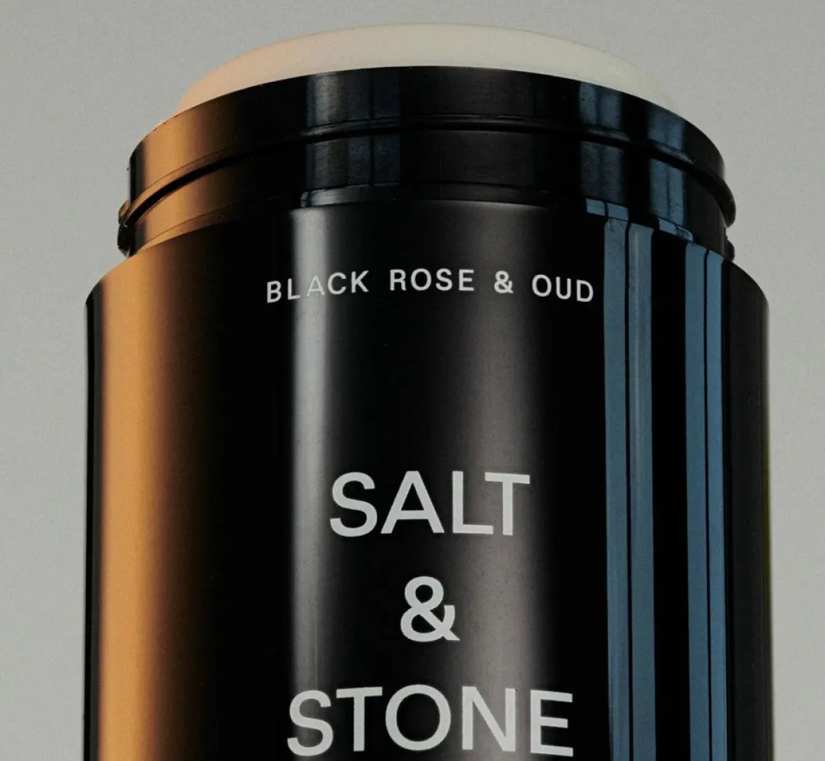 Black Rose & Oud 75g. deodorant van Salt & Stone