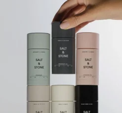 Black Rose & Oud 75g. deodorant van Salt & Stone