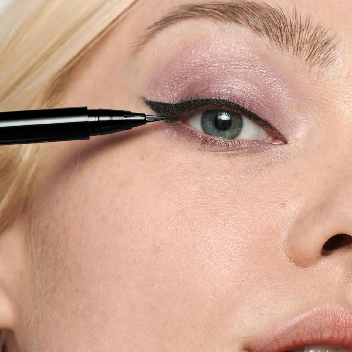 Clinique High Impact Easy Liquid Eyeliner