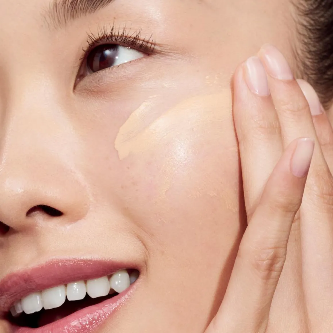 Even Better Clinical Vitamin Makeup 50